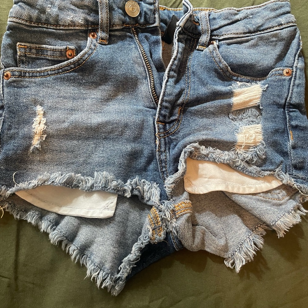 H&M ripped shorts, used size 0